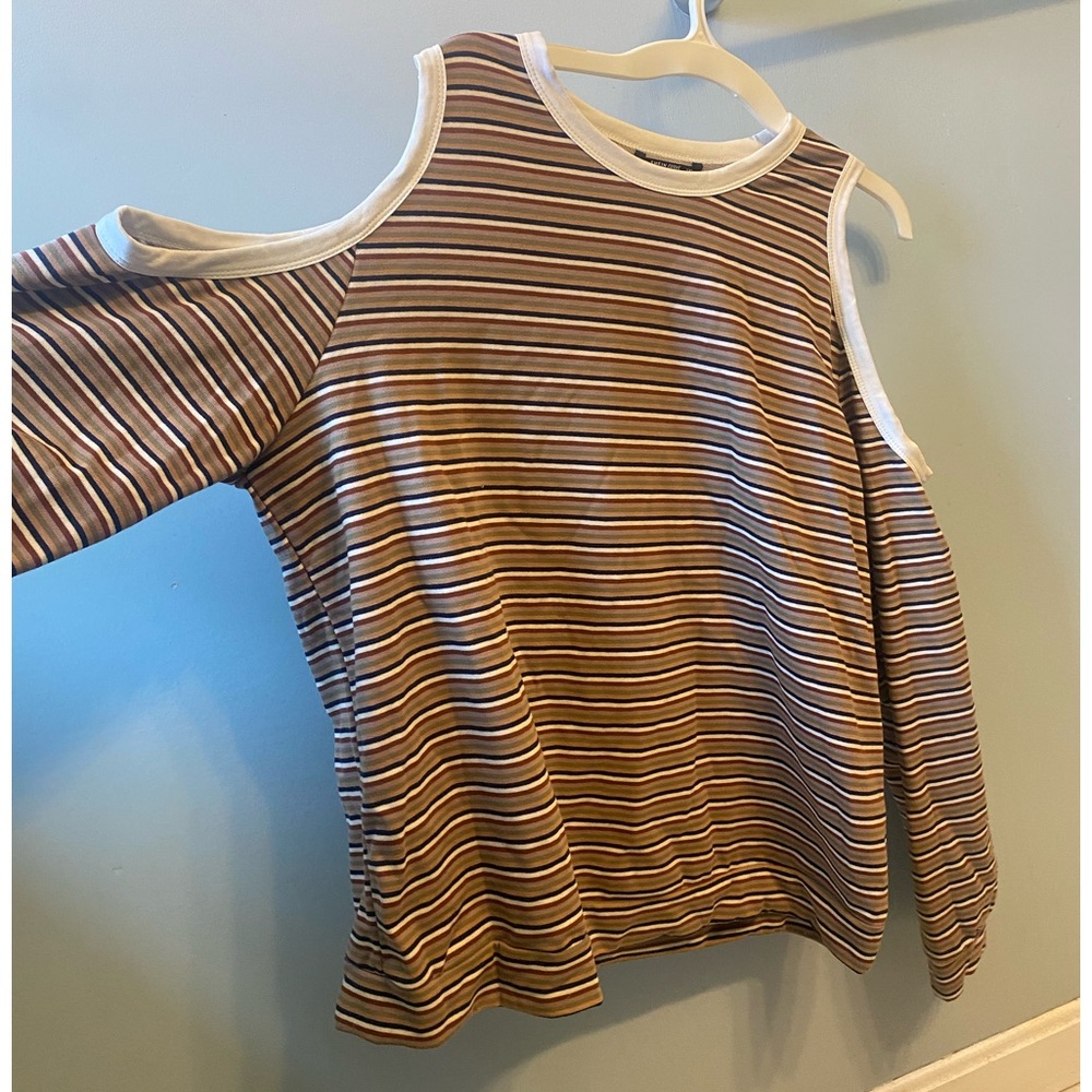 long sleeve striped shirt with shoulder holes